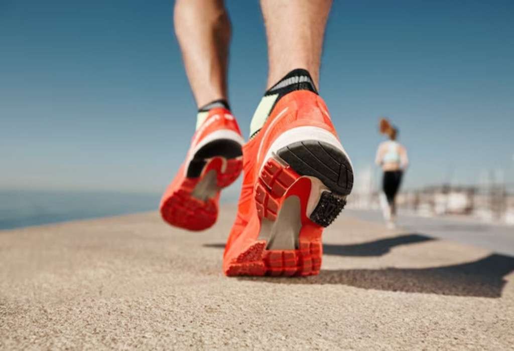 What Should I Pay Attention to in Exercise After Rhinoplasty? rhinoplasty-after-walk (1)